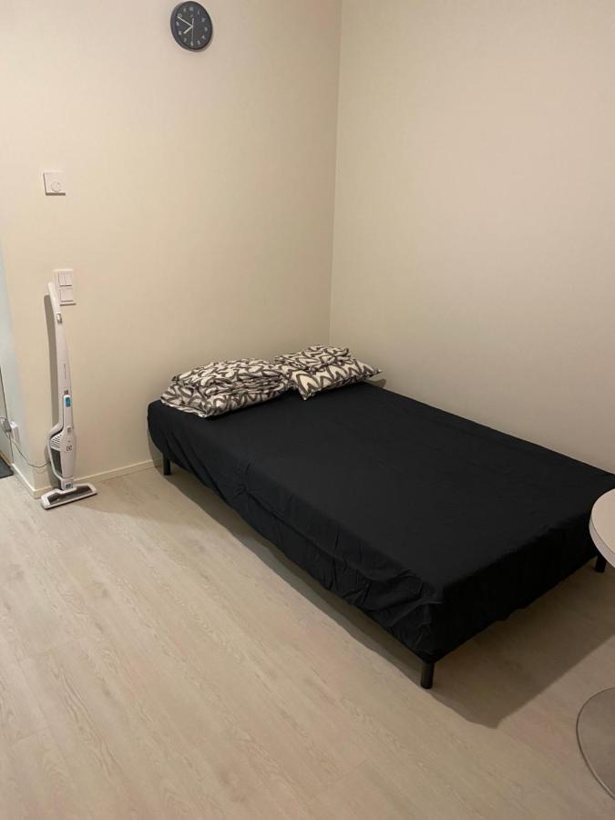 Ihana Huoneisto Juna Aseman Vieressae. Vantaa Exterior foto
